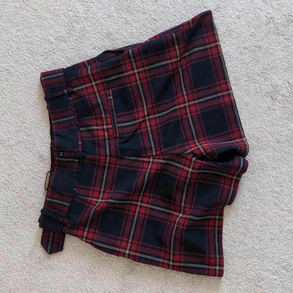 Zara basic high waisted shorts - Picture 2 of 2